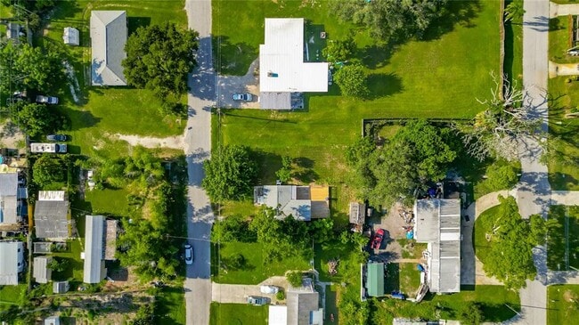 Building Photo - 317 Jessica St S