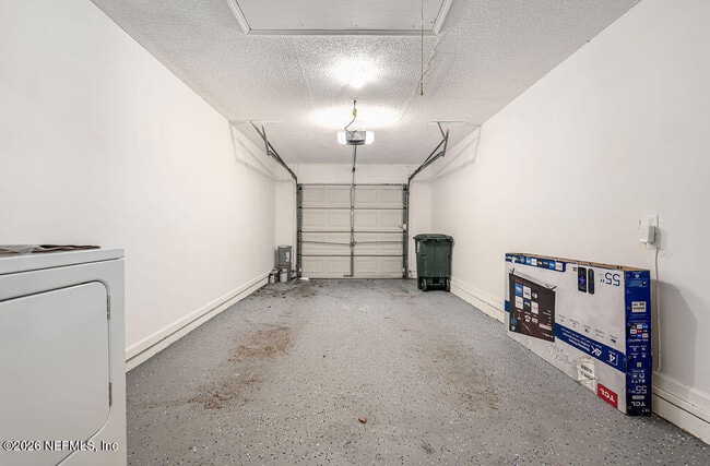 Building Photo - 11442 Squire Way Ln