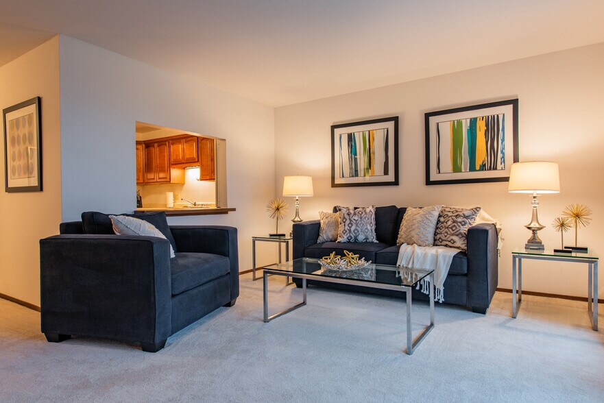 Foxcroft Apartments 8700 N Port Washington Ave Fox Point WI 53217 Apartment Finder