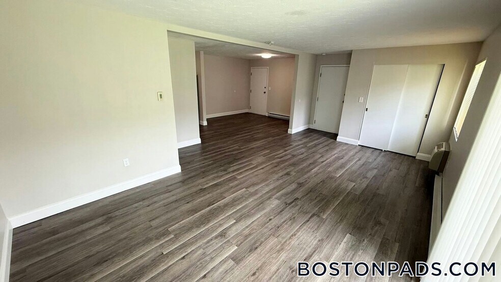 Building Photo - 310 Thompson Rd
