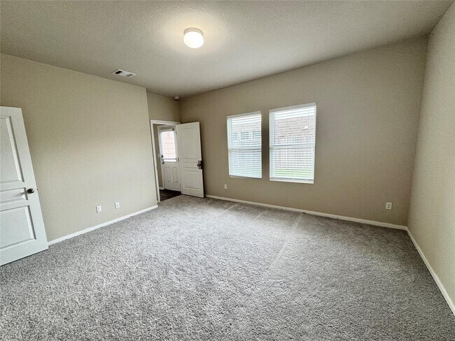 Building Photo - 13512 Kearns Dr