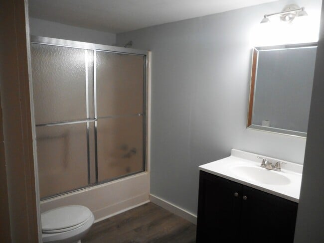 Building Photo - 820 Oakdale Rd