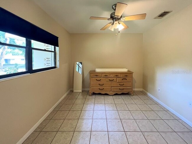 Building Photo - 3920 SW 21st St