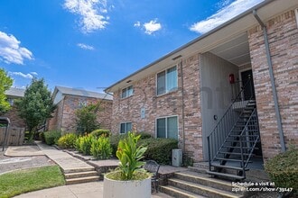 Building Photo - 8087 Meadow Rd