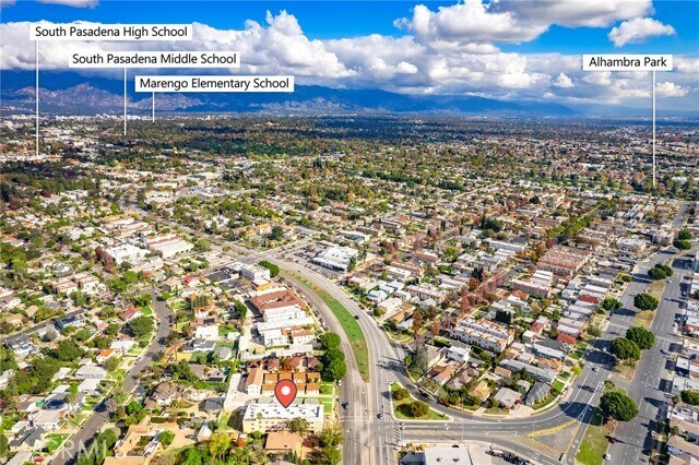 Building Photo - 5639 Huntington Dr