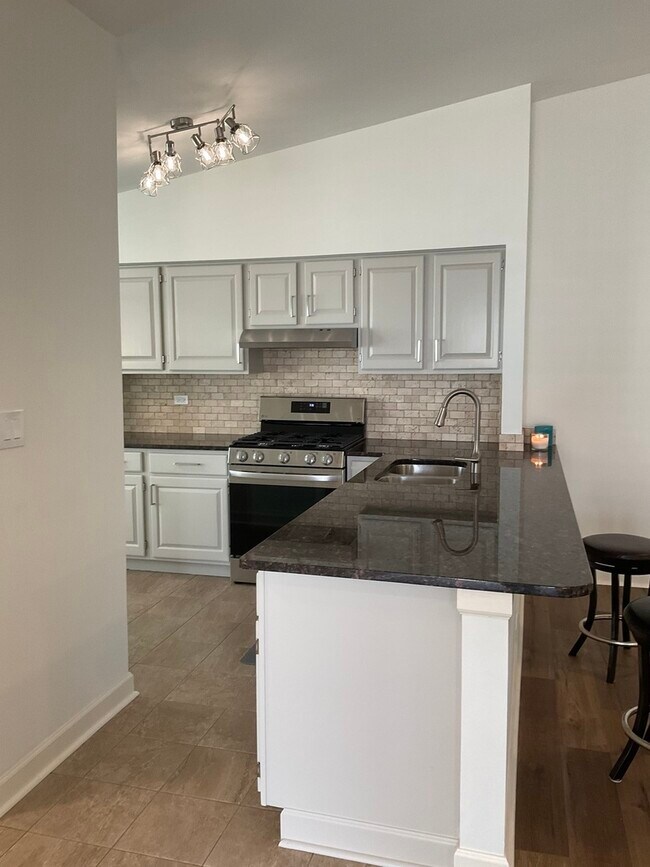 Building Photo - 1830 Shetland Rd