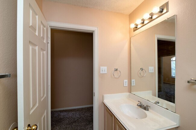 Building Photo - **Eldorado Heights**