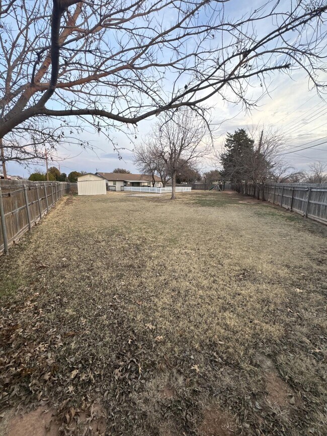 Building Photo - 4126 Lenore Dr