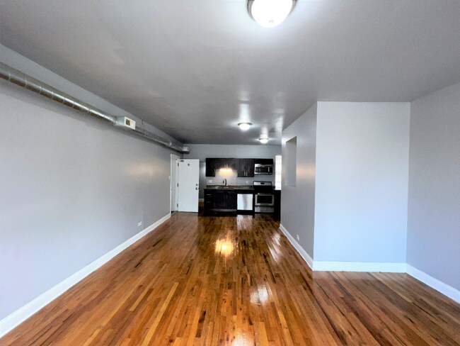 Building Photo - 1655 E 79th St