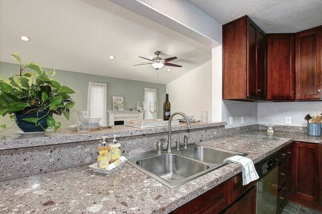 Building Photo - 6632 Branchwater Way