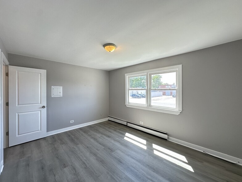 Building Photo - 4337 Prescott Ave