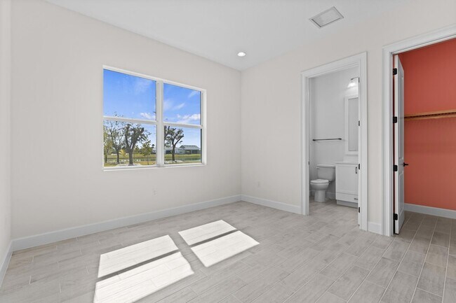 Building Photo - 14976 Woodlot Ct