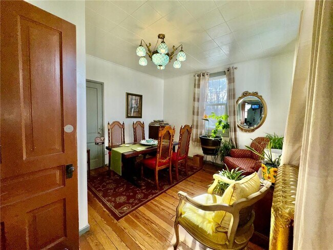 Building Photo - 1464 W Minnehaha Ave