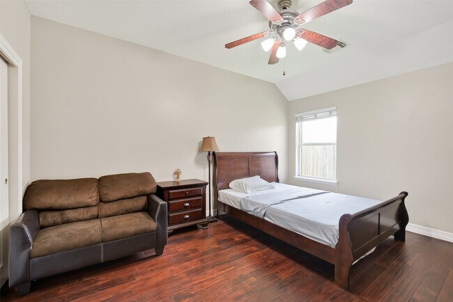 Building Photo - 3210 Princess Bay Ct