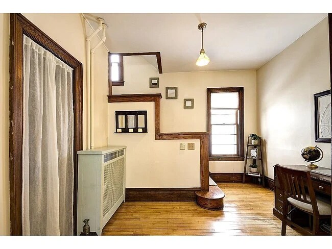 Building Photo - 4244 12th Ave S