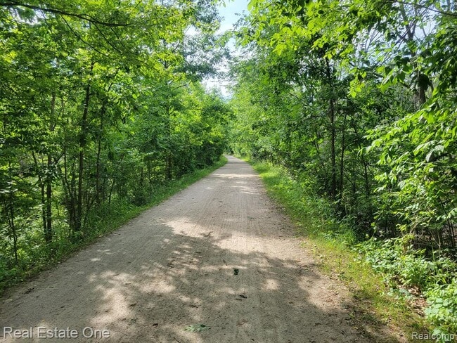 Building Photo - 1716 Deepwood Cir