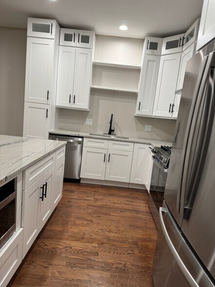 Building Photo - 2632 N Halsted St