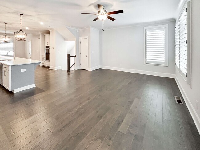 Building Photo - Beautiful 3 BR Townhome in Woodstock!