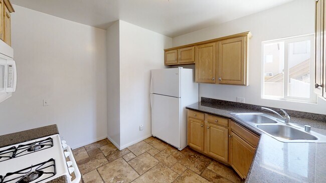 Building Photo - 4840 Art St