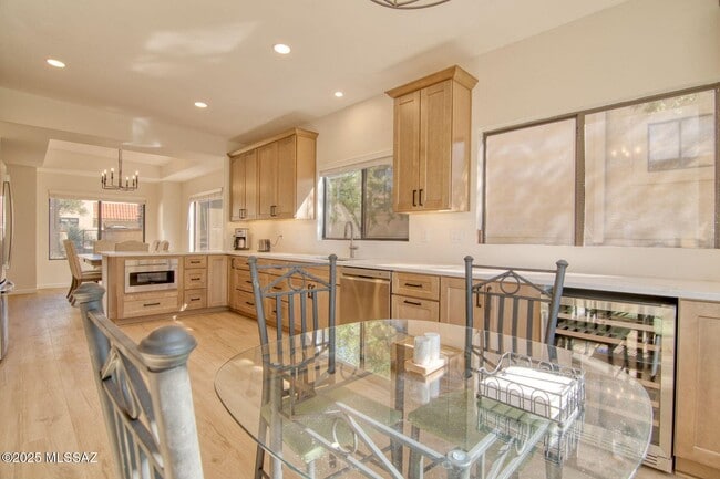 Building Photo - 1148 Cam Diestro