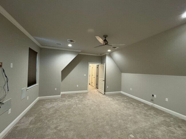 Building Photo - Gated Community close to Barksdale Air Force Base...