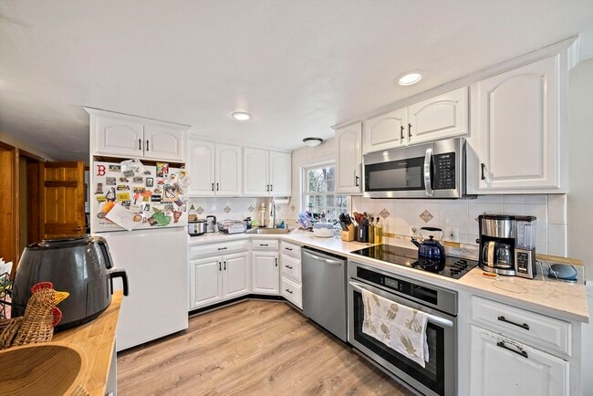 Building Photo - 95 Oriole Rd