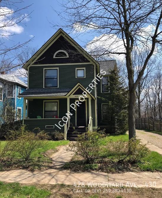 neighborhood view! 428 Woodward Ave Kalamazoo MI 49007