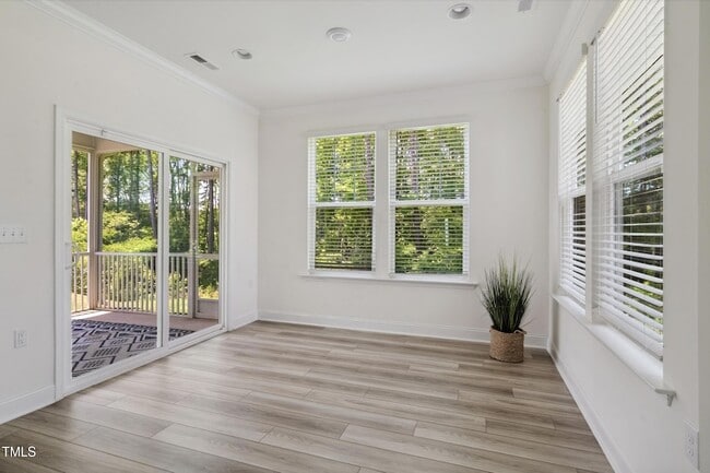 Building Photo - 130 Silent Brk Trl