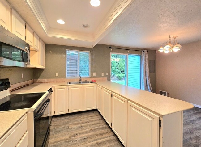 Building Photo - 2 Bedroom Home in Everett  Pet Friendly!