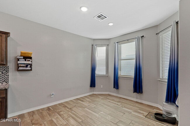 Building Photo - 883 Crystal Rook Dr