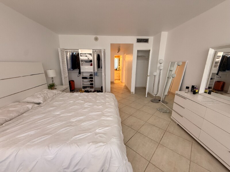 Building Photo - 5825 Collins Ave