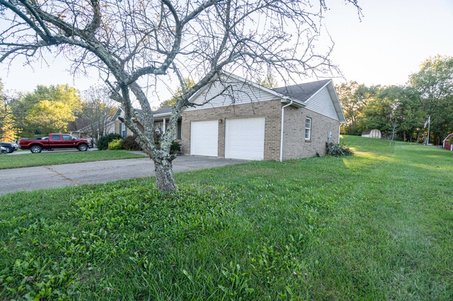 Building Photo - 10449 Travis St