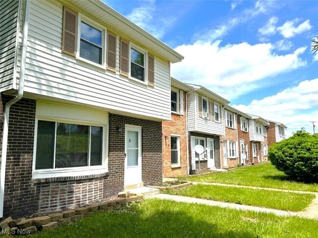 Primary Photo - 430 Canton Rd