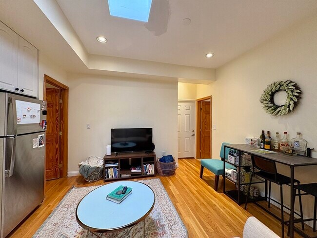 Building Photo - 1801 Beacon St