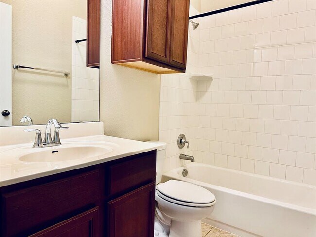 Building Photo - 520 Cerezo Dr