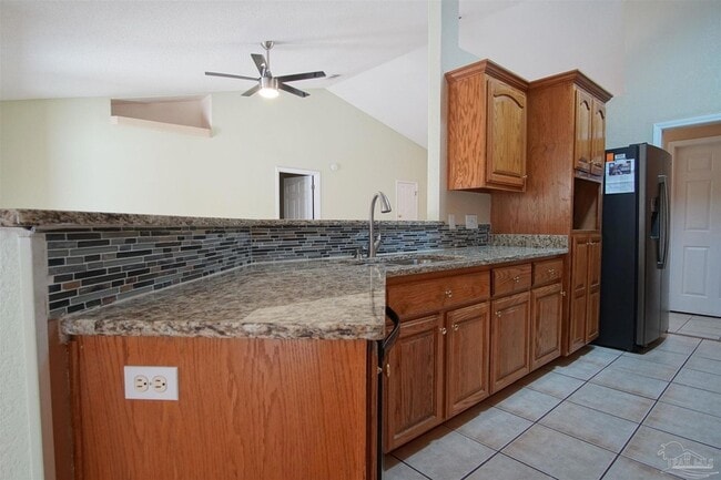 Building Photo - 5947 Grandview Dr