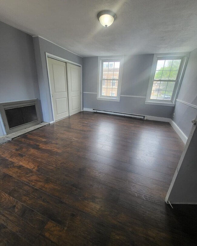 Building Photo - 184 Brunswick Ave