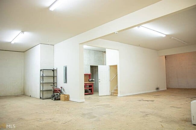 Building Photo - 168 Hamlin Rd