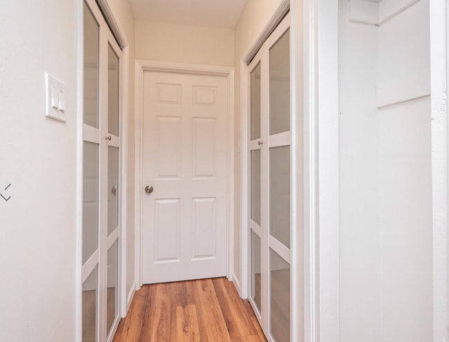 Building Photo - 4/2 + Detached Studio & Pool! One Property...