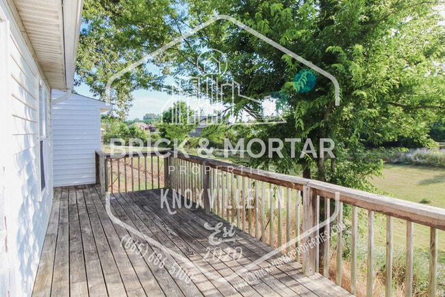 Building Photo - 1733 Lively Rd