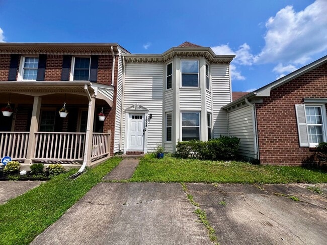 Building Photo - Come see this gorgeous townhouse in the desirable Ocean Lakes community!