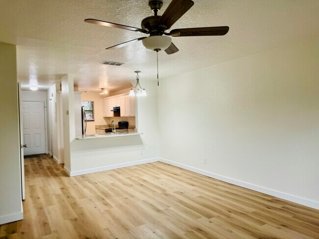 Building Photo - 138 McNeela Dr