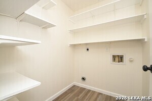 Building Photo - 4522 Sherwood Way