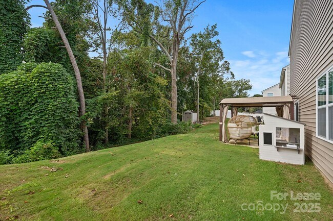 Building Photo - 136 Sequoia Frst Dr
