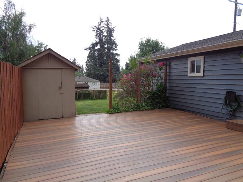 Building Photo - 20309 20th Pl W