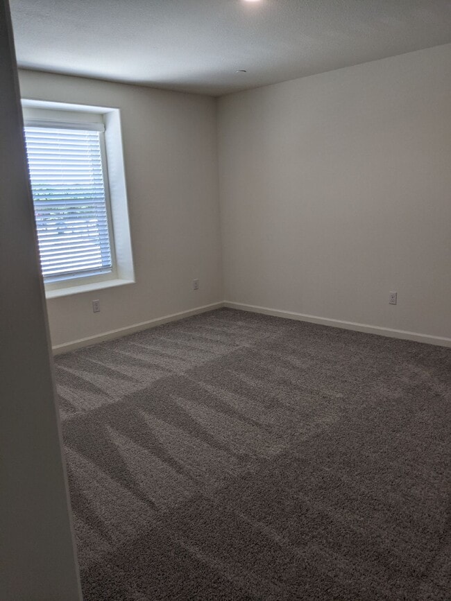 Building Photo - Ready Now! Beautiful Two Story Home in Nor...
