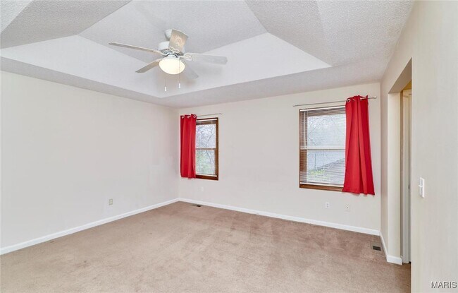 Building Photo - 157 S Kings Rd