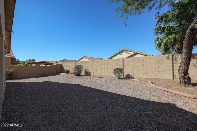 Building Photo - 16848 W Cottonwood St