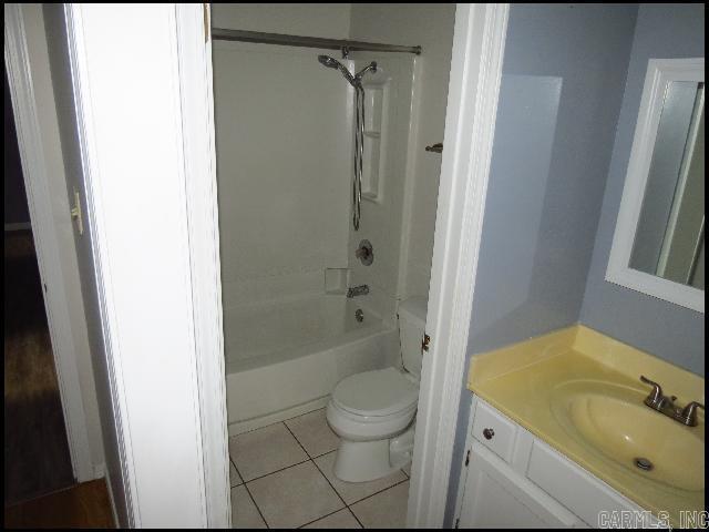 Building Photo - 4 Willow Oak Loop