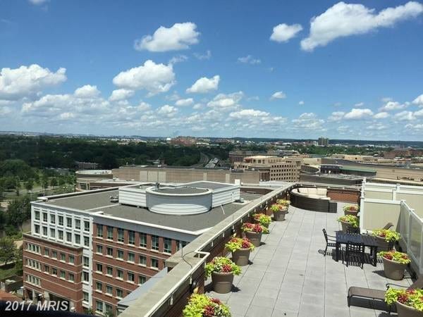 Rooftop - 2050 Jamieson Ave